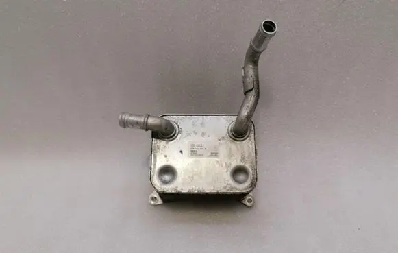 Audi RS5 Engine oil radiator 079117015A