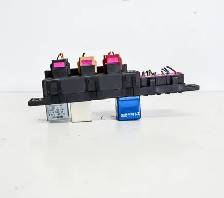 Volkswagen PASSAT B5 Fuse box set 8L0941822A