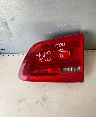 Volkswagen Touran II Tailgate rear/tail lights