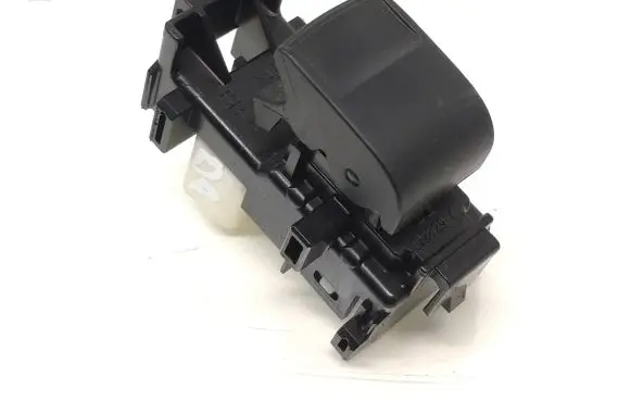Toyota RAV 4 (XA30) Electric window control switch 1928294