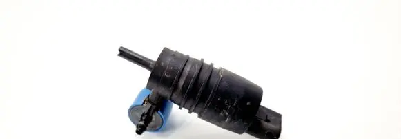 Volkswagen PASSAT B5.5 Windscreen/windshield washer pump