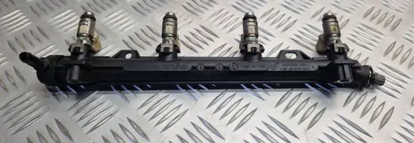 Volkswagen Golf V Fuel injectors set 036031AC 036133320 036133ASSY