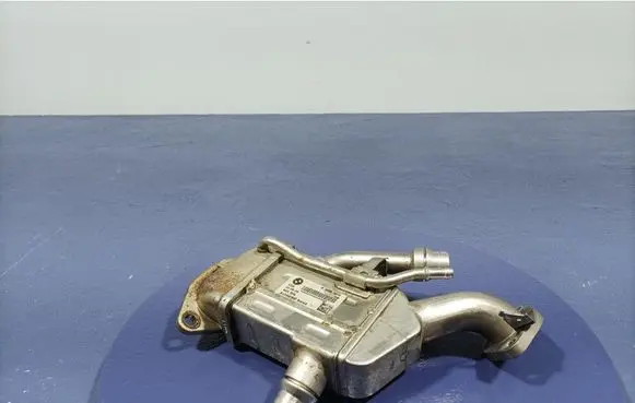 BMW X7 G07 EGR valve cooler 8596806