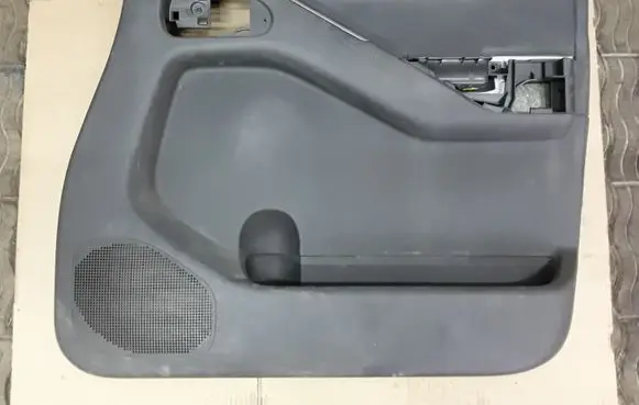 Nissan Navara D40 Front door card panel trim 302100103QP