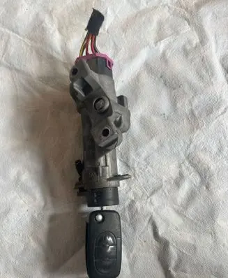 Audi A6 S6 C5 4B Ignition lock 4B0905851C