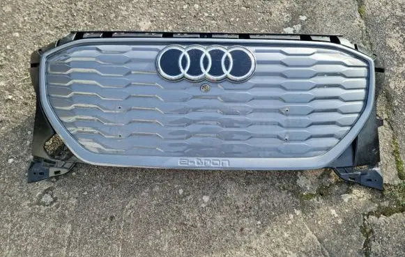 Audi Q4 Sportback e-tron Front bumper upper radiator grill