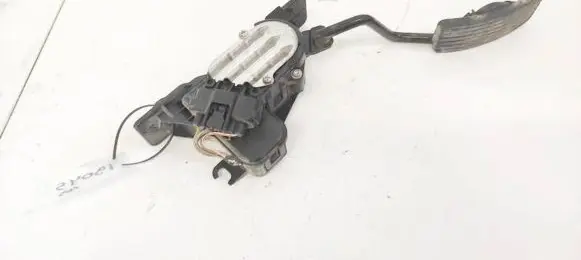 Mitsubishi Grandis Accelerator throttle pedal APM30005 APM30-005