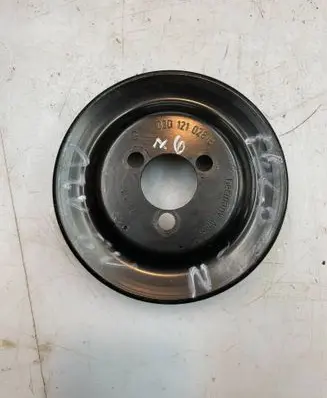 Volkswagen Polo IV 9N3 Water pump pulley 03D121028B