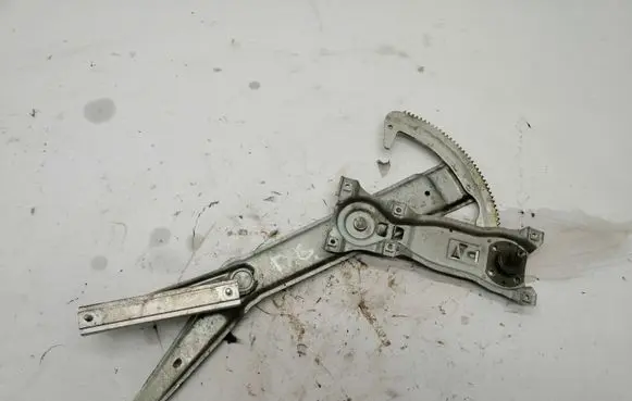 BMW 3 E30 Front door manual window regulator 51321932394