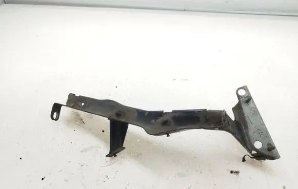 Audi A4 S4 B8 8K Fender mounting bracket 8K0821135C