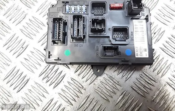 Citroen C6 Fuse module 9656148180