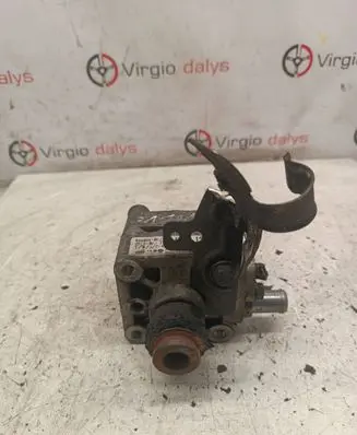 Volvo XC90 Power steering pump 30665100 7617955120