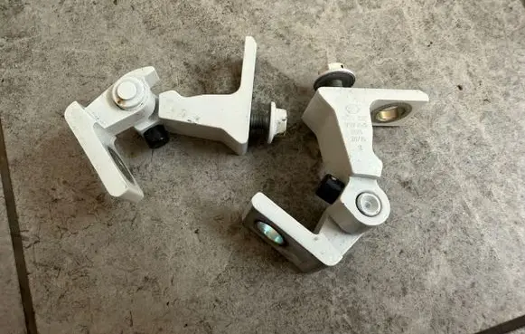 Rear door hinge set