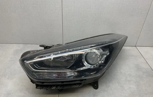 Hyundai i40 Headlight/headlamp 