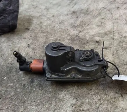 Opel Insignia B Intake manifold valve actuator/motor 55569991 703206220