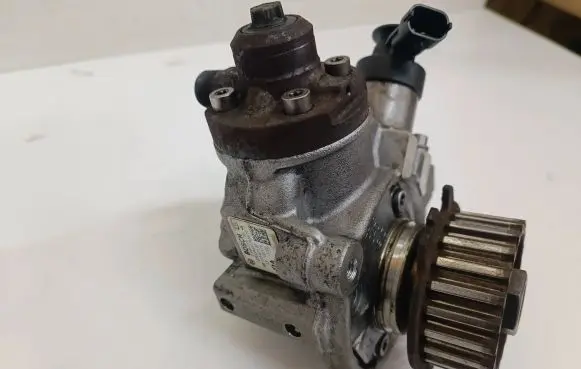 Citroen C4 Grand Picasso Fuel injection high pressure pump 0445010739 9811347380