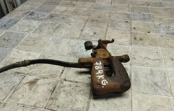 Mitsubishi Colt Rear brake caliper