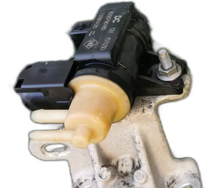 Renault Kangoo II Vacuum valve 8200790180