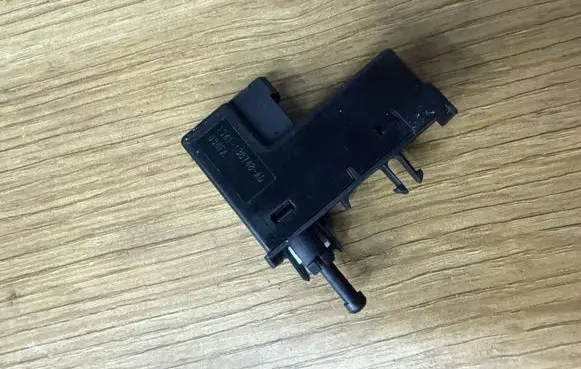 Ford Mondeo MK IV Glove box light 1S4113B748AD