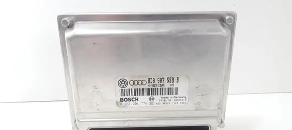 Volkswagen PASSAT B5 Engine control unit/module 8D0907558B