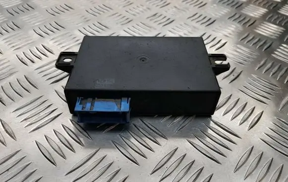 BMW 7 E38 Cruise control unit/module 8369062