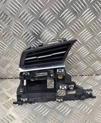 Audi Q7 4M Dash center air vent grill 4M8820901A