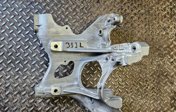 Audi A5 Engine mounting bracket 8B3399295