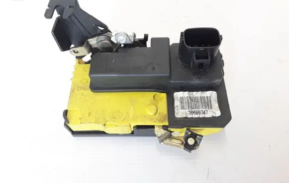 Volvo XC70 Front door lock 30699747
