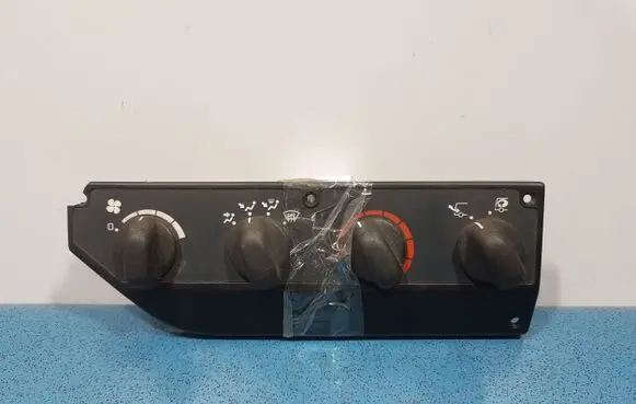 Renault Megane I Tailgate/trunk/boot open switch 86151d