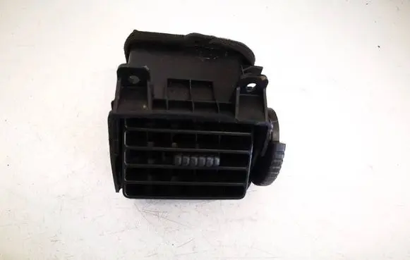 Nissan X-Trail T30 Dash center air vent grill 68760eq000 e650-5161-100