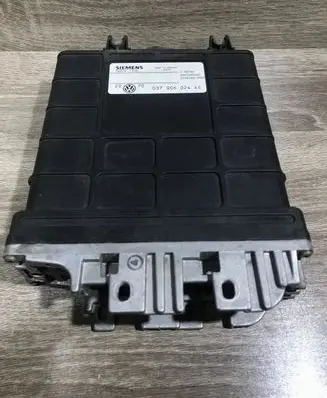 Volkswagen Golf III Engine control unit/module ECU 037906024AG 5WP4158