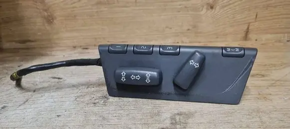 Volvo XC70 Seat control switch 8682700