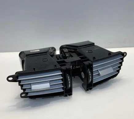 Mercedes-Benz E W212 Dash center air vent grill A2128302554 06825001 2128302554