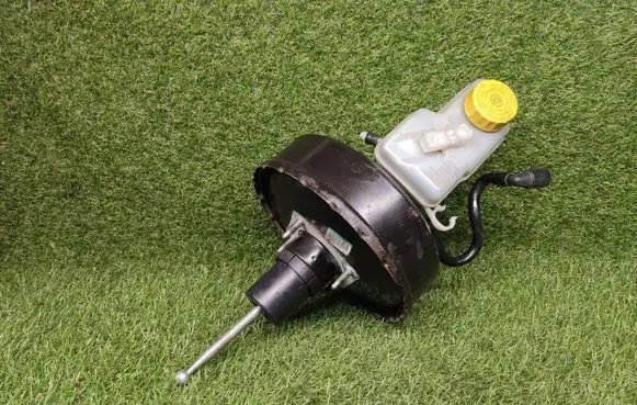 Skoda Fabia Mk2 (5J) Brake booster 6Q1614105AG