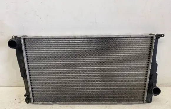 BMW 3 E90 E91 Coolant radiator 7812913 4372097