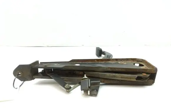 Mercedes-Benz COMPAKT W115 Handbrake/parking brake lever assembly 826357