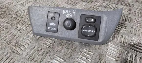 Wing mirror switch