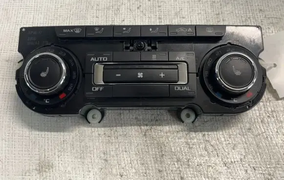 Skoda Superb B6 (3T) Climate control unit 3T0907044CG 5HB00974997 SW0607