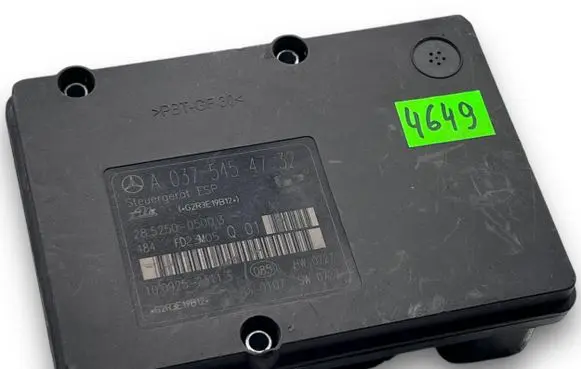 Mercedes-Benz C AMG W205 Central body control module A4649 A0375454732