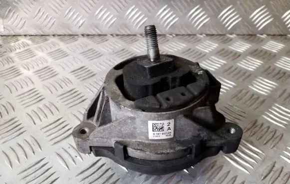 BMW 1 F20 F21 Engine mount bracket 6787657
