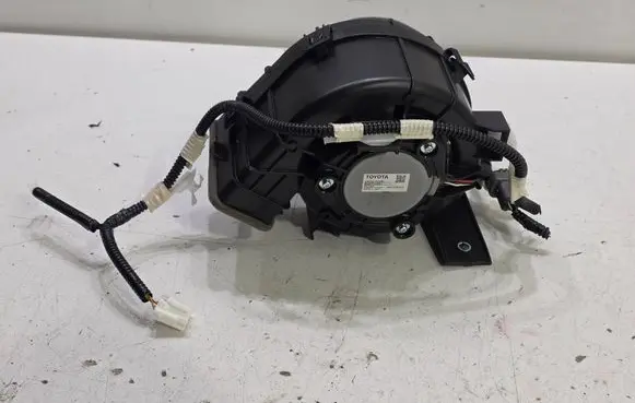 Toyota C-HR I Hybrid/electric vehicle battery fan G923047080 BASF510B21 1801006324