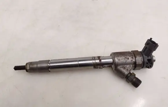 Fuel injector