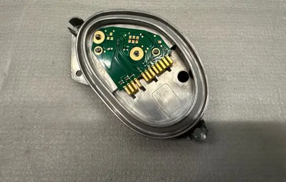 BMW X5 G05 LED ballast control module 9477989 63119477989