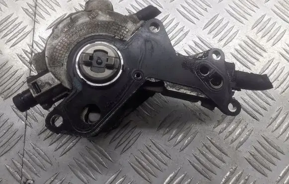 Skoda Octavia Mk2 (1Z) Vacuum pump 038145215