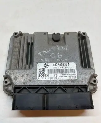 Volkswagen Touran I Engine control unit/module 03G906021P 14680173 1039S15600