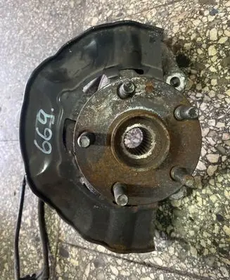 Toyota Prius (XW20) Front wheel hub