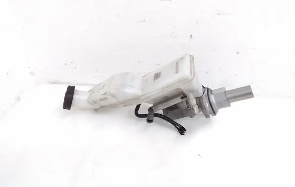 Mercedes-Benz CLA C117 X117 W117 Master brake cylinder A2464300302