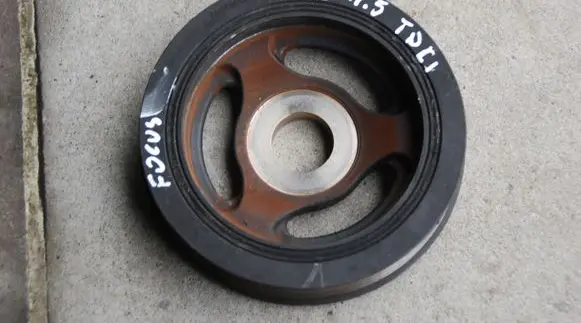 Ford Focus Crankshaft pulley 9654961080