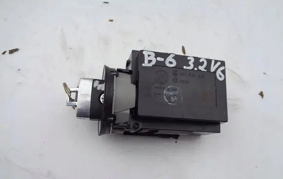 Volkswagen PASSAT B6 Ignition lock 3C0905843N