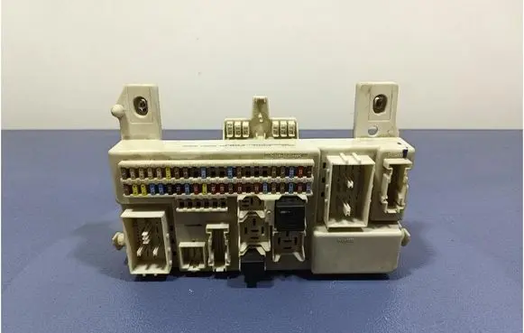 Volvo V50 Fuse box set 8690719